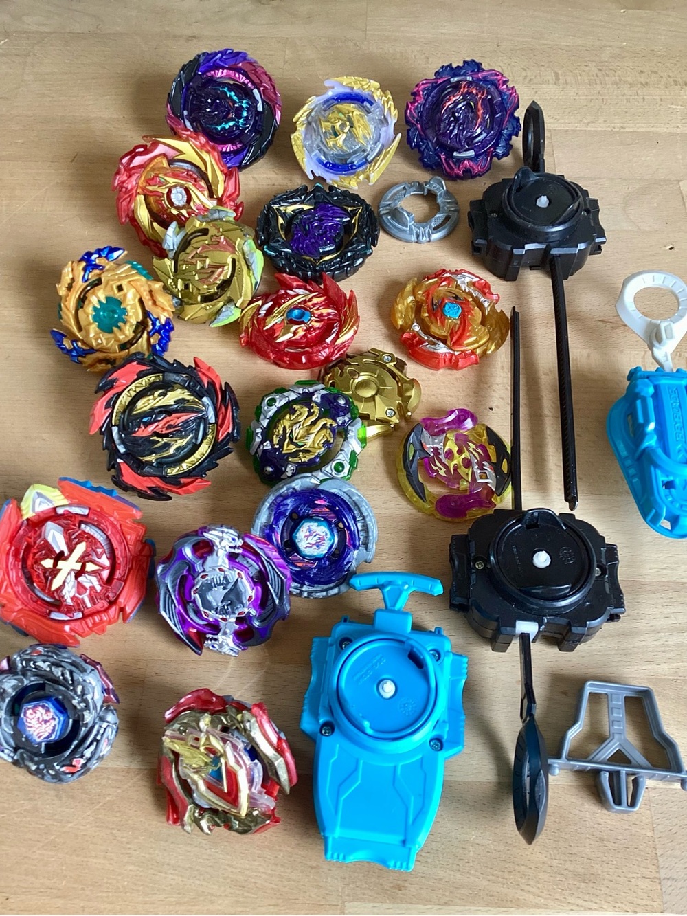 Official Takara Tomy & Hasbro Beyblade Burst Lot - 15+ Tops & 3 Launchers